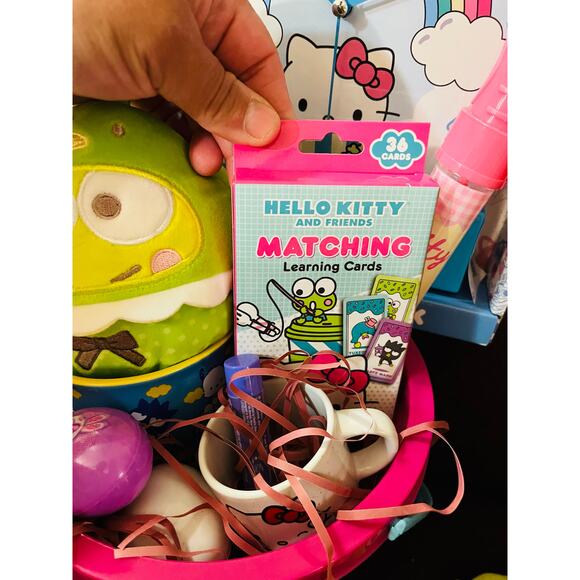 Hello kitty and friends Easter bundle with adorable 40 x 50 rainbow world throw - Picture 10 of 12